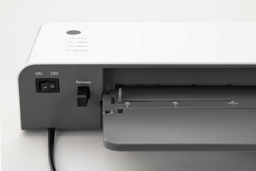 Peach PL120 Laminiergerät A4 – Heisslaminator, bis 125 µm, 2 Rollen, 600 mm/min, weiss