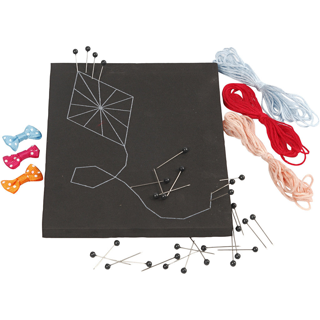Creativ Company Bastelset Fädelspass – String-Art Drache – 37-teilig – Moosgummi – ab 4 Jahren