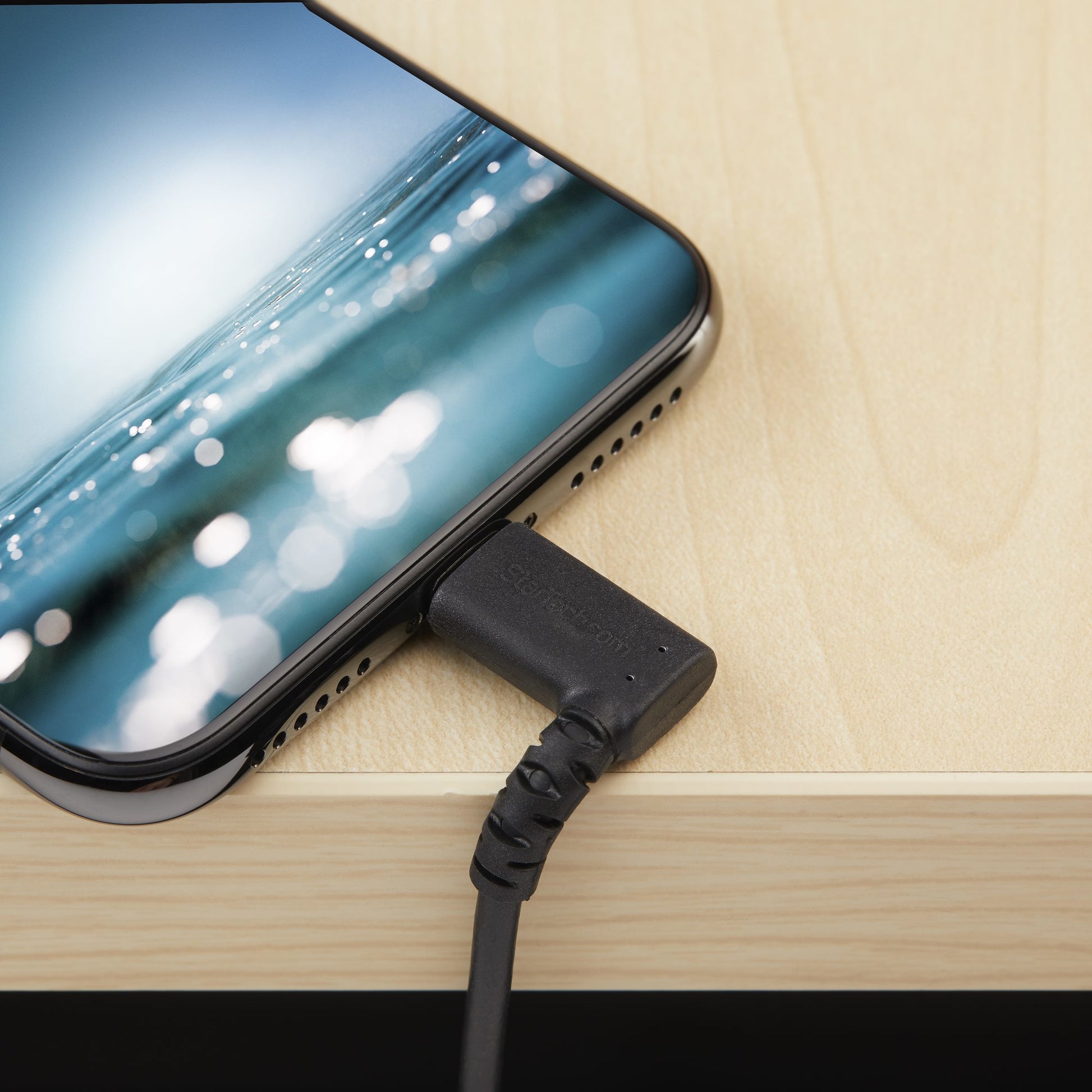 StarTech.com Kabel – Lightning auf USB-A 2 m, MFi zertifiziert, abgewinkelt, Schwarz – für iPhone/iPad