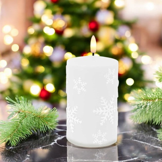 Dameco LED-Teelicht Schneeflocke – Ø 7,5 × 12,5 cm, Warmweiss, Weiss, Timer, Batteriebetrieb (2× AA)