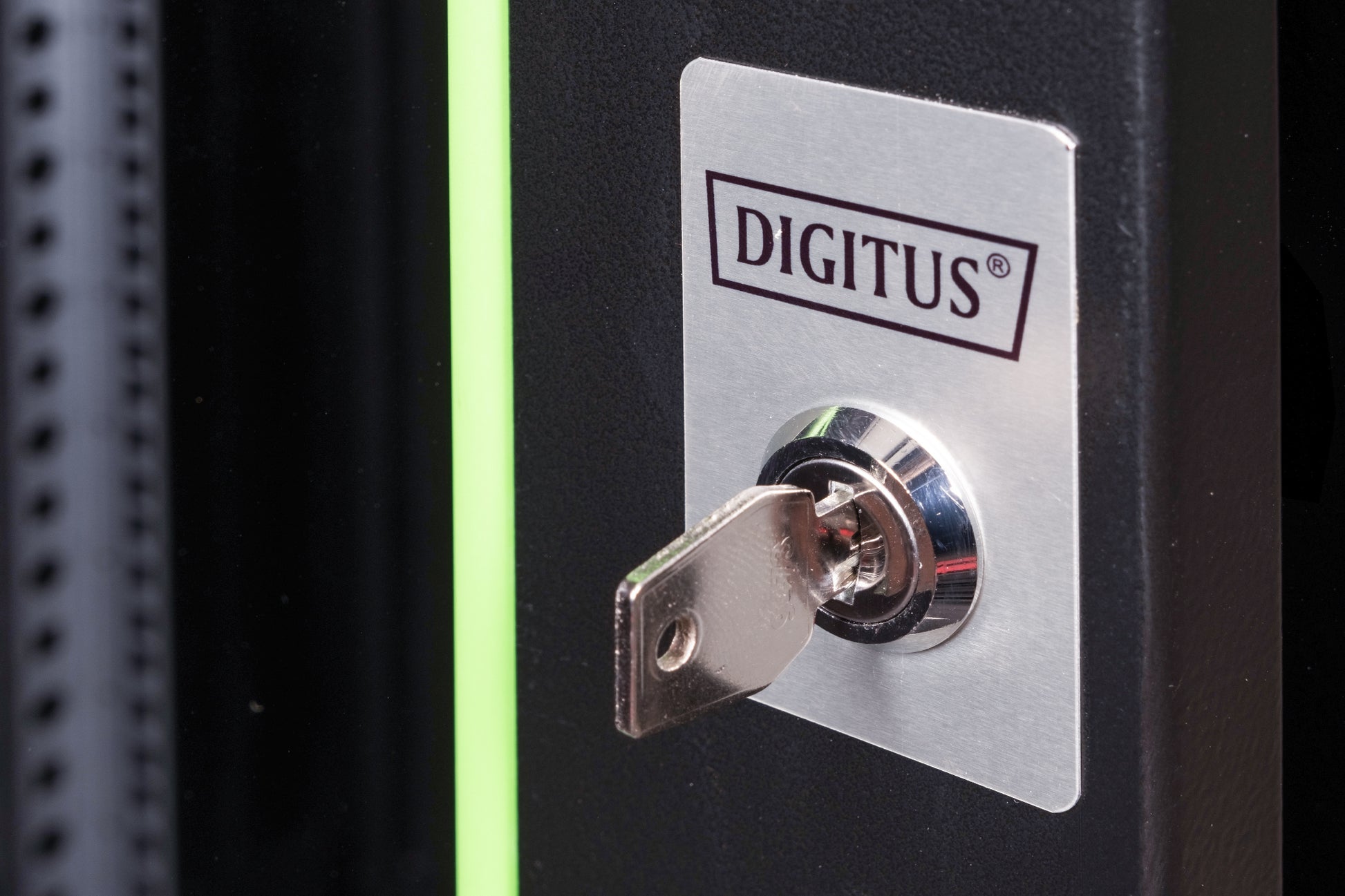 Digitus Unique – 19" Wandverteiler 20U, IP20, abschliessbar, 600 × 450 × 998 mm, schwarz