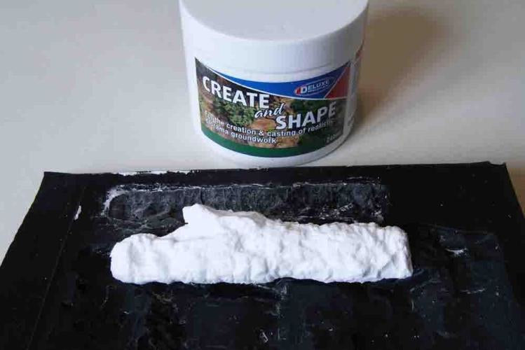 Deluxe Materials BD60 Klebemasse – 240 ml, weiss, für Kunststoff