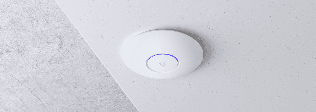 Ubiquiti UniFi U6-Plus (U6+) – Wi-Fi 6 Access Point, Dual-Band (2,4/5 GHz), 1× GbE, PoE, Decke, Weiss