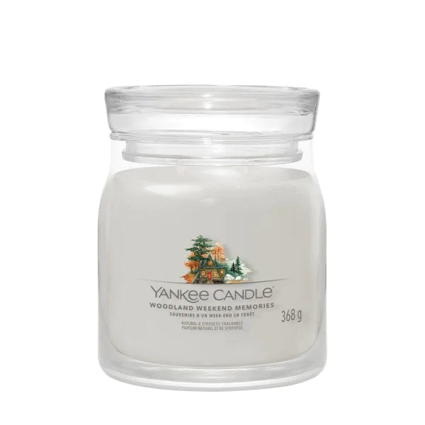 Yankee Candle Woodland Weekend Memories – Duftkerze, Medium Glas, 50 h