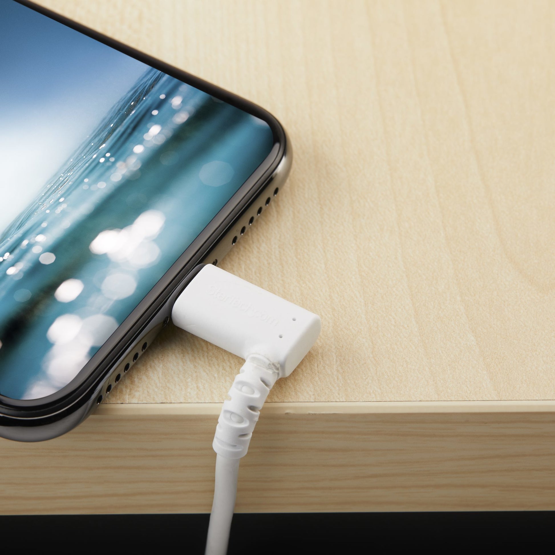 StarTech.com Kabel – Lightning auf USB-A 2 m, MFi zertifiziert, abgewinkelt, Weiss – für iPhone/iPad