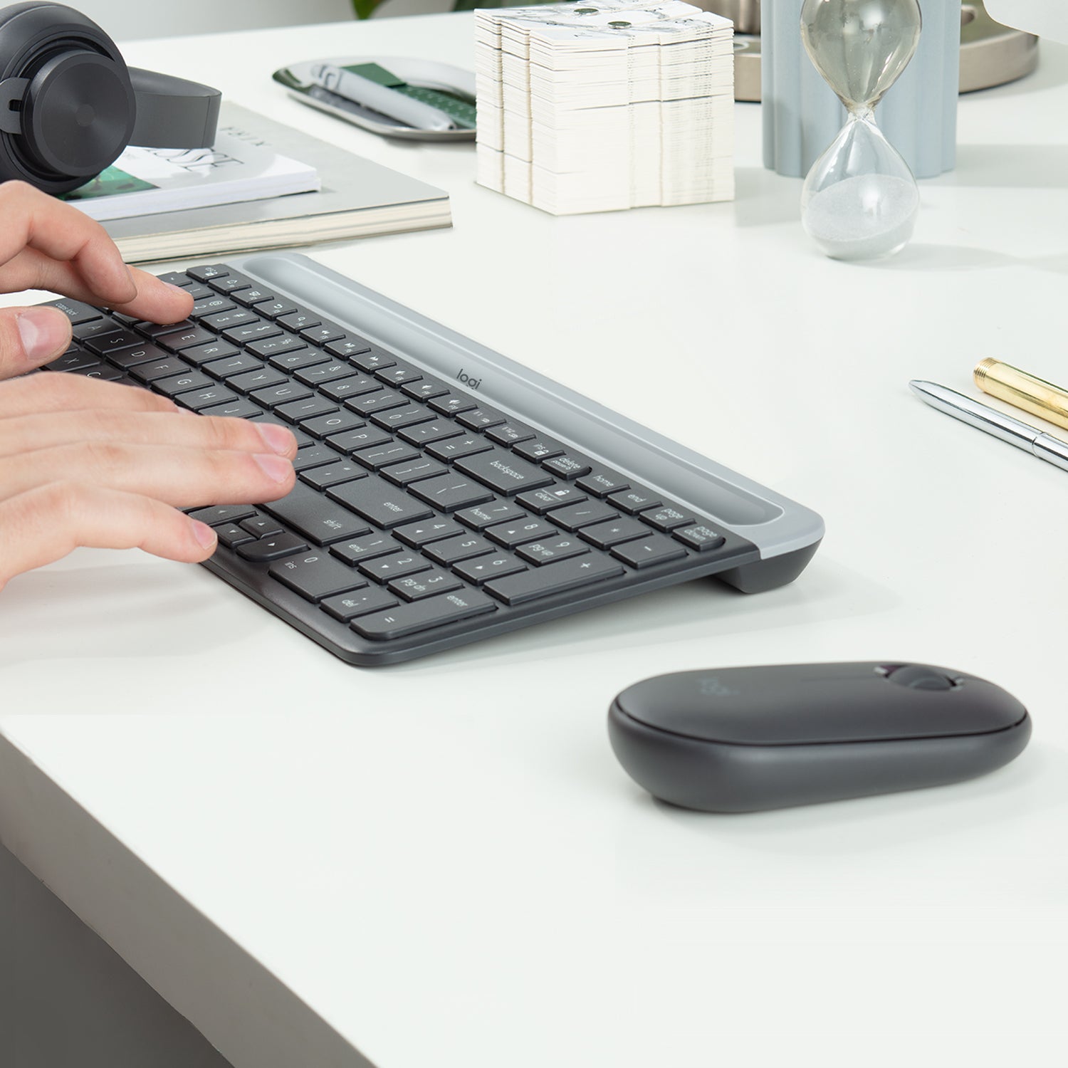 Logitech MK470 – Tastatur, kabellos (2,4 GHz), US-Layout (EN) – für Windows 10, Windows 11 & ChromeOS