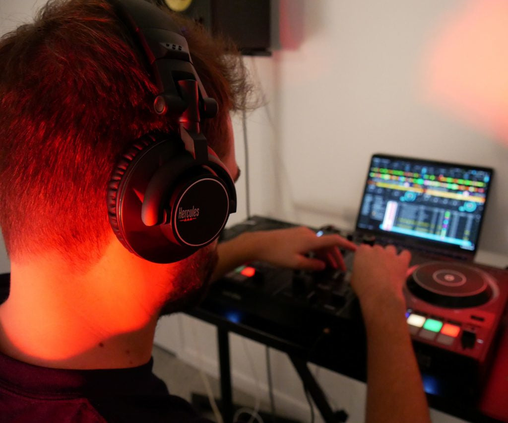 Hercules HDP DJ60 – Over-Ear DJ-Kopfhörer – 3,5 mm, geschlossen – schwarz