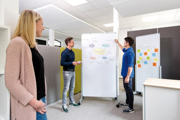 MAUL Whiteboard – 100 × 180 cm, Melamin, magnetisch, Aluminiumrahmen, silber, mobil