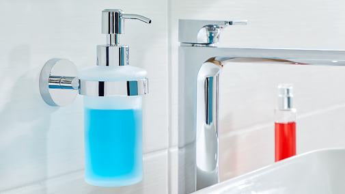 Tesa Smooz Manueller Seifenspender – Wandmontage – 200 ml, silber, satiniertes Glas