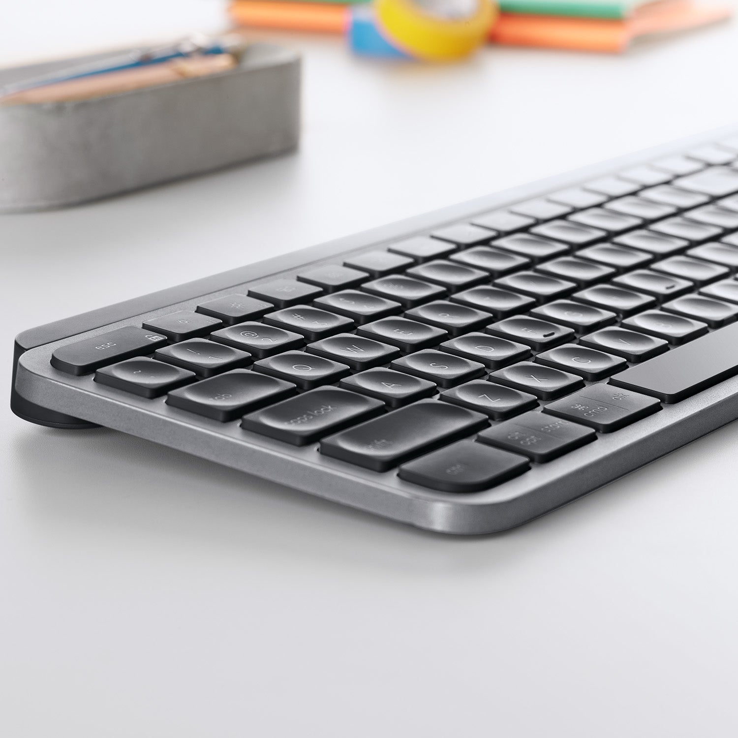 Logitech MX Keys – Tastatur – Bluetooth & 2,4 GHz (USB-A Empfänger) – AZERTY (FR) – beleuchtet – Graphit