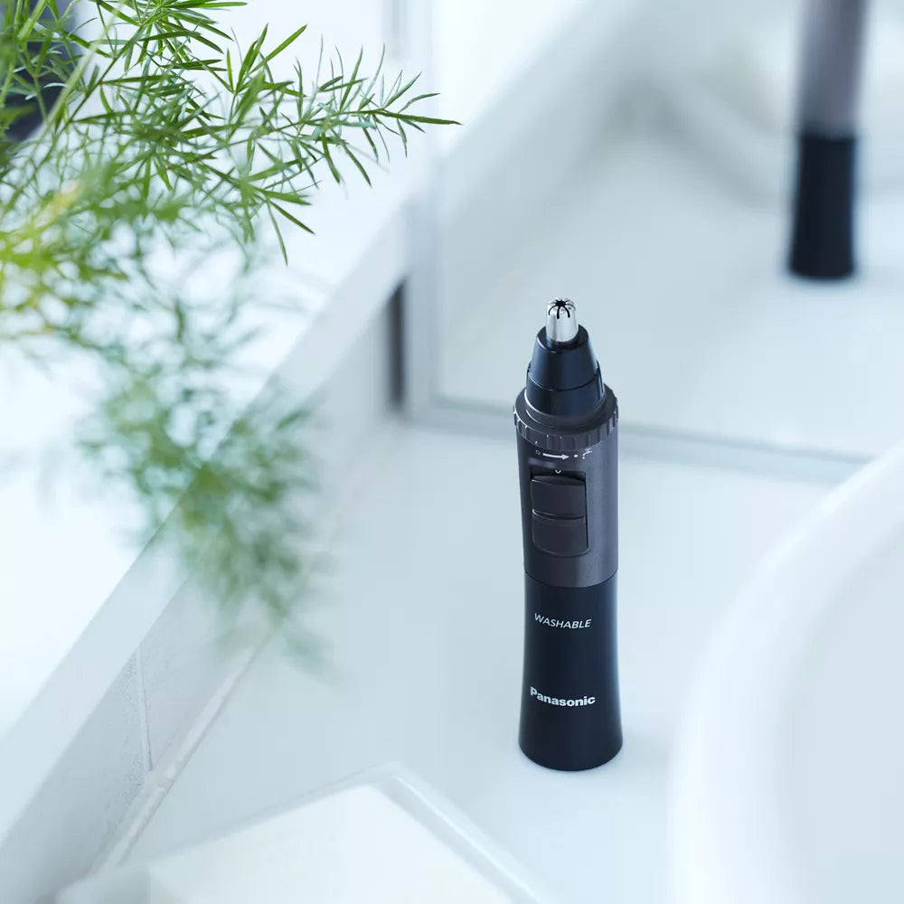 Panasonic Nasen-/Ohrtrimmer ER-GN33-H301 – batteriebetrieben (AA), 78 min – schwarz, Edelstahlmesser