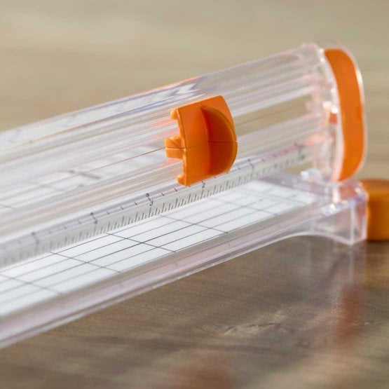 Fiskars 1077799 Papierschneider – Schnittlänge 30,5 cm, für A3/A4, 10 Blätter