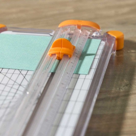 Fiskars 1077799 Papierschneider – Schnittlänge 30,5 cm, für A3/A4, 10 Blätter