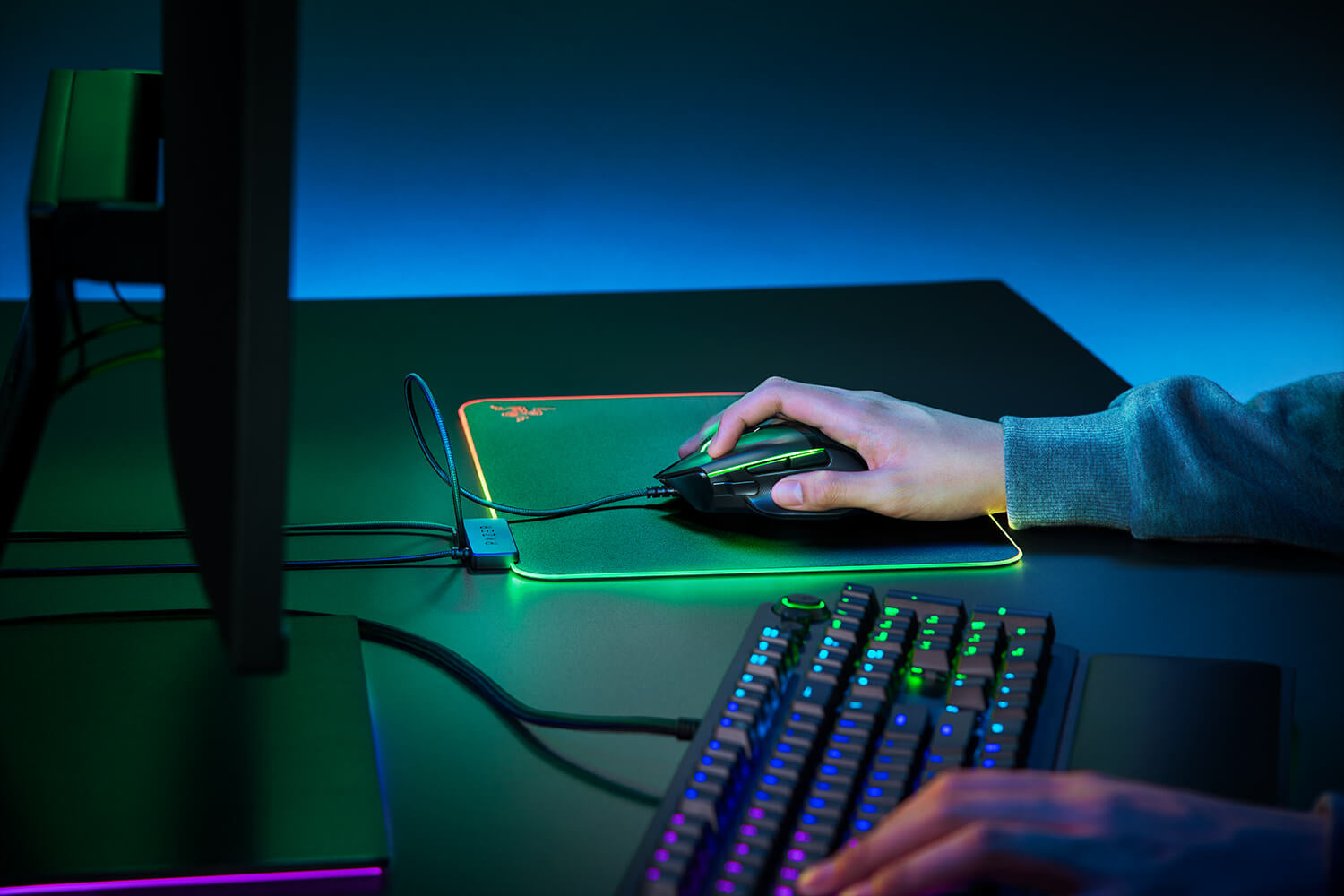 Razer Firefly V2 – Gaming-Mauspad – 355 × 255 mm, RGB, Schwarz