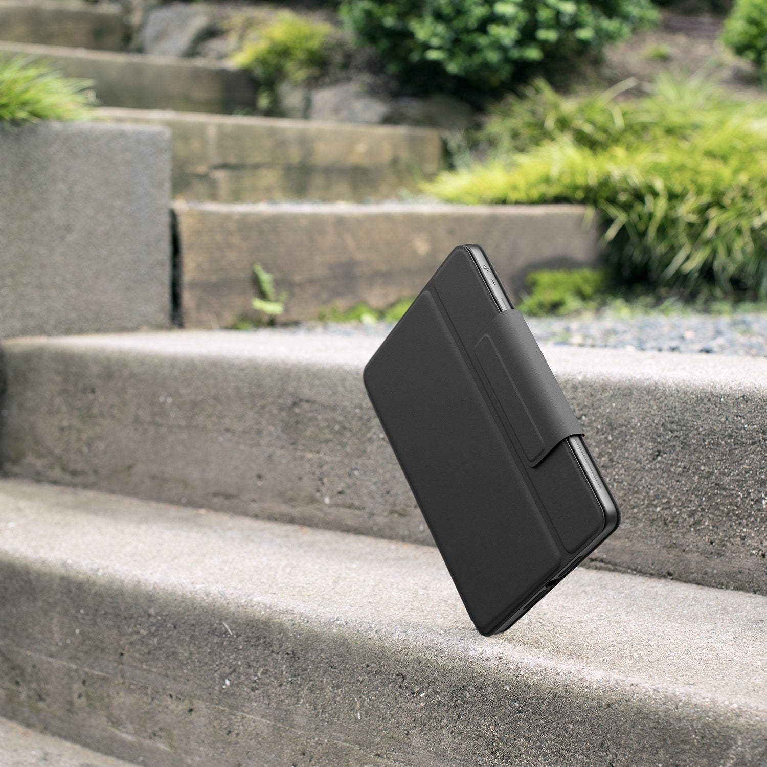 Logitech Rugged Folio – Tastatur – für iPad (7. & 8. Gen.)
