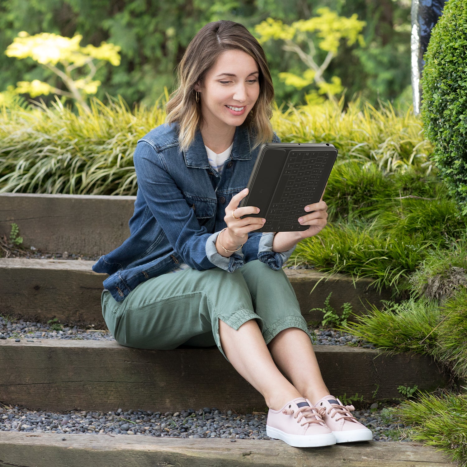 Logitech Rugged Folio – Tastatur – für iPad (7. & 8. Gen.)