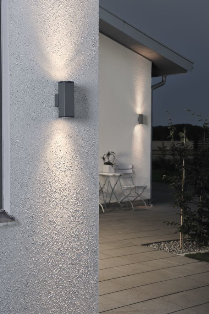 Konstsmide Aussenwandleuchte – 720 lm, 70 W, 2700 K, IP44, Netzbetrieb, dimmbar, Anthrazit, Aluminium