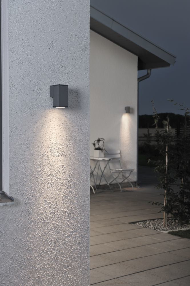Konstsmide Aussenwandleuchte – 35 W, Warmweiss, 3000 K, IP44, Netzbetrieb, dimmbar, Anthrazit, Aluminium