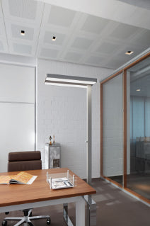 MAUL LED-Stehleuchte Juvis – Bewegungssensor, dimmbar – 4000 K – 13'060 lm 68 W – Silber Aluminium