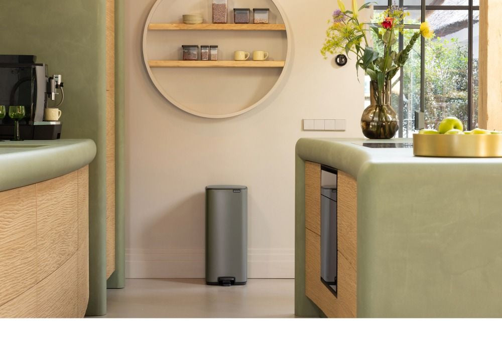 Brabantia Papierkorb – 30 l – Stahl, Platin – B × H 288 × 647 mm
