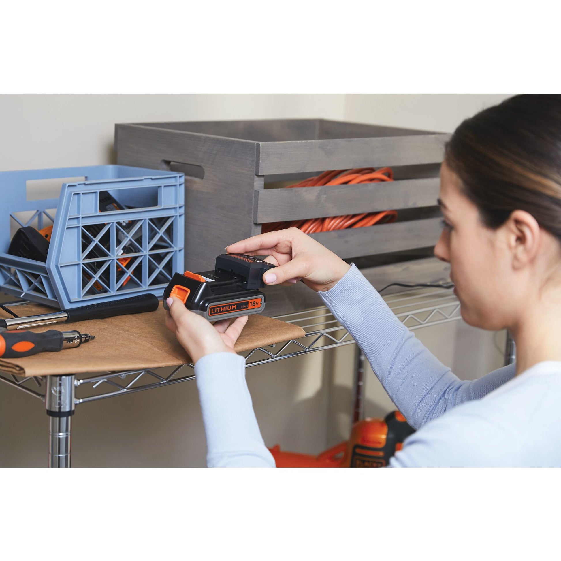 Black & Decker BLACK+DECKER Stabstaubsauger BHFEV182C-QW – 2-in-1, 2000 mAh, 0,7 l, Akkubetrieb