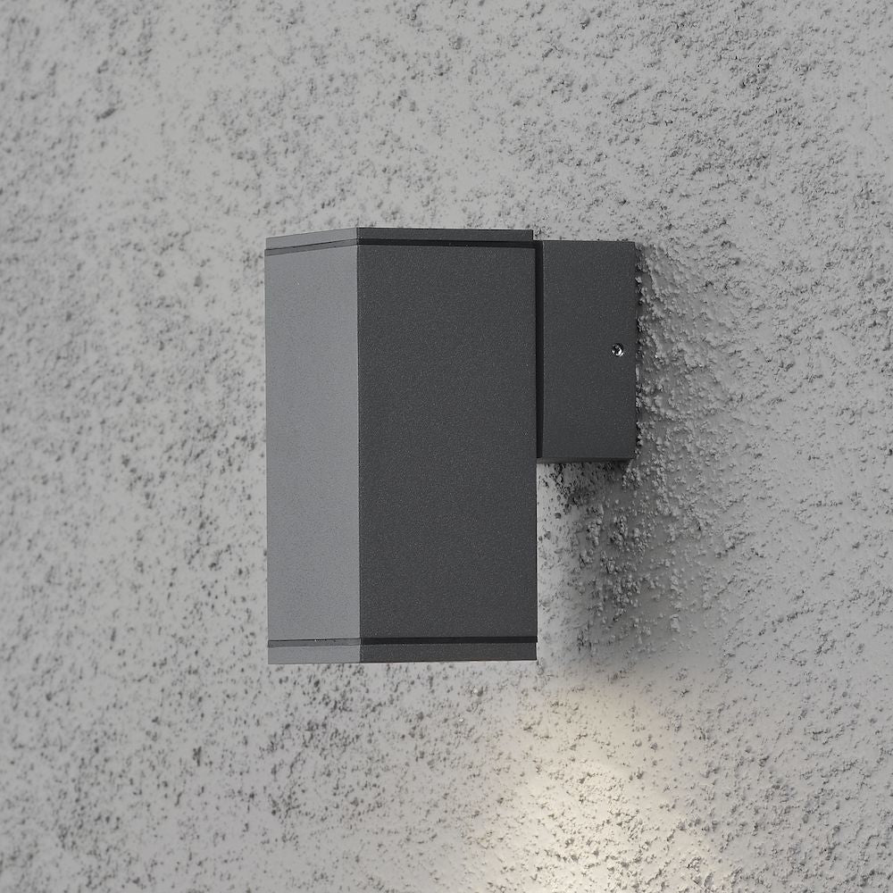 Konstsmide Aussenwandleuchte – 35 W, Warmweiss, 3000 K, IP44, Netzbetrieb, dimmbar, Anthrazit, Aluminium
