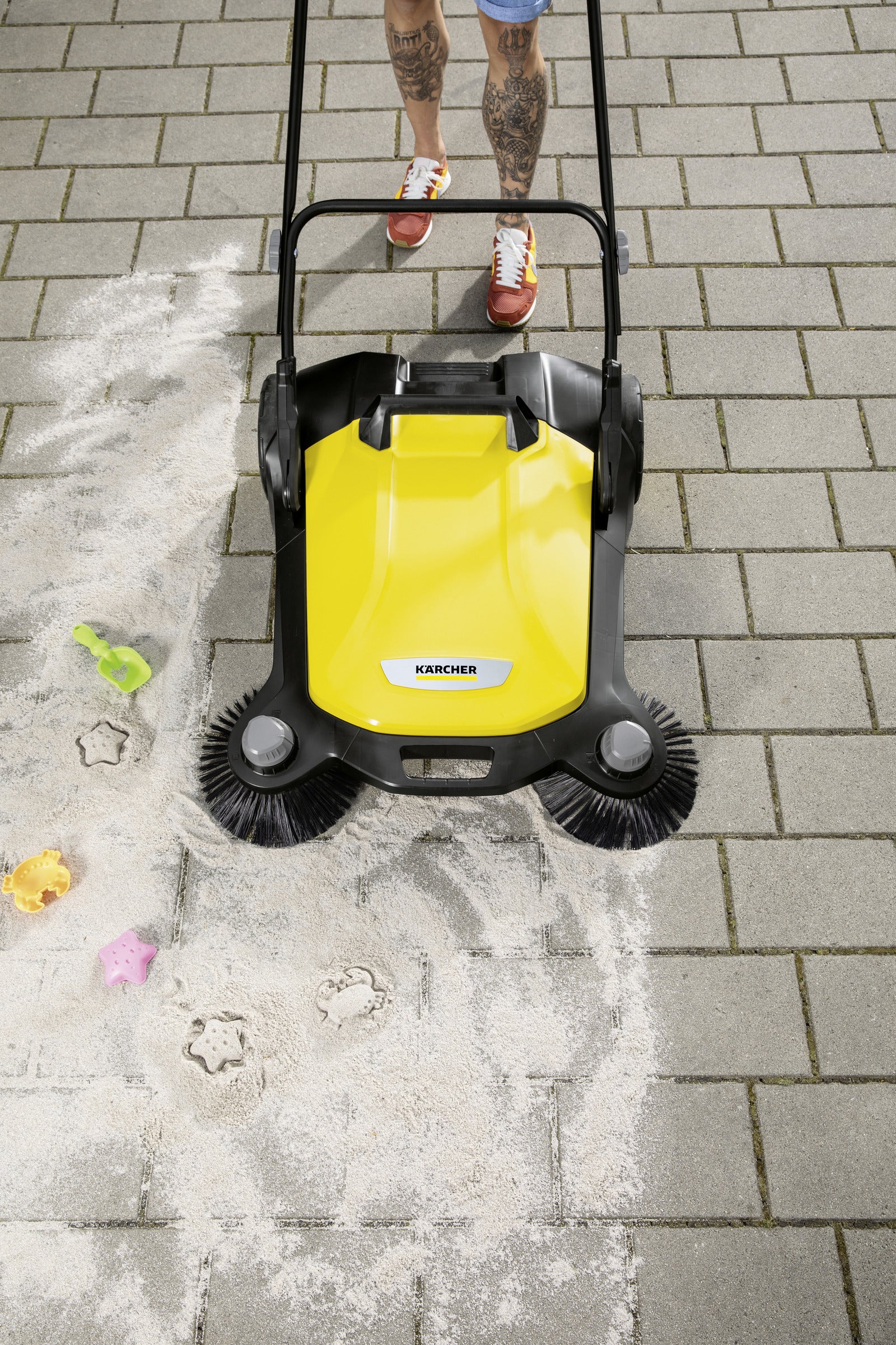 Kärcher Kehrmaschine S 6 Twin – 86 cm Arbeitsbreite, manuell, 38 l Auffangbehälter, gelb