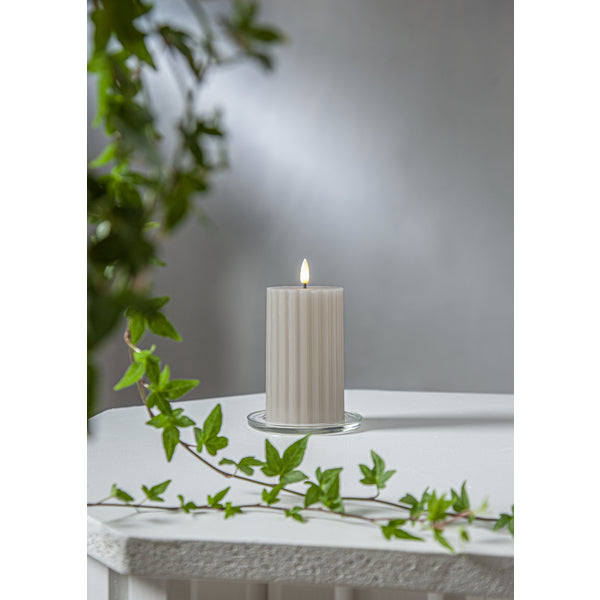 Star Trading LED-Kerze – Ø 7,5 × 15 cm, 0,02 W, Warmweiss, Beige, Batteriebetrieb, Timer 6/18 h