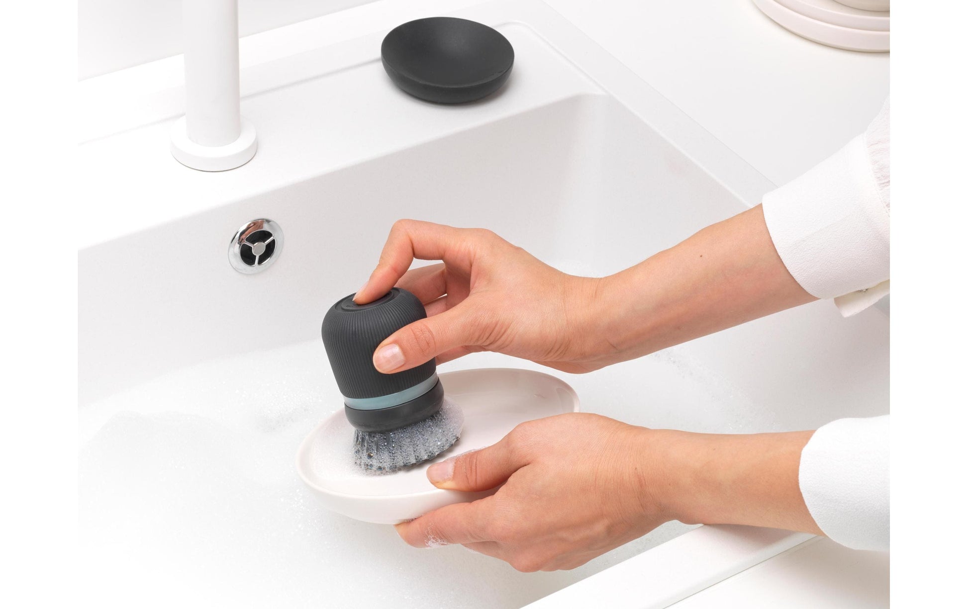 Brabantia Abwaschbürste – Kunststoff, 10,5 cm, Dunkelgrau, mit Seifenspender