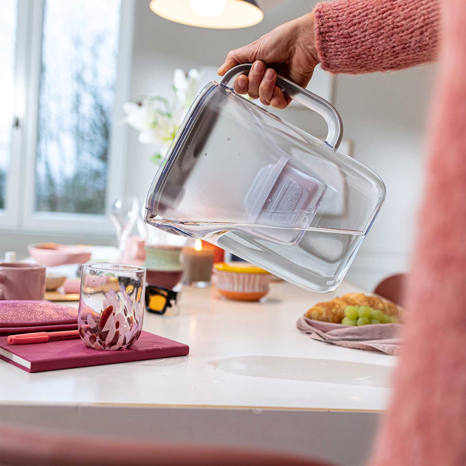 Brita Style Essential – Tischwasserfilter 2,4 l, MAXTRA, Kunststoff, Weiss, mit 2 Kartuschen