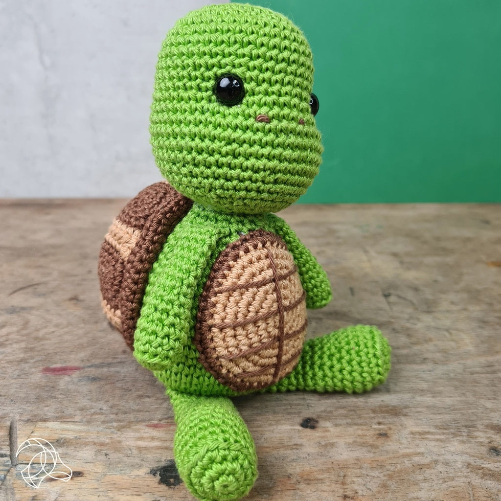 Hardicraft HC-40IC06 Häkelset Schildkröte Siem Mehrfarbig – 24 cm