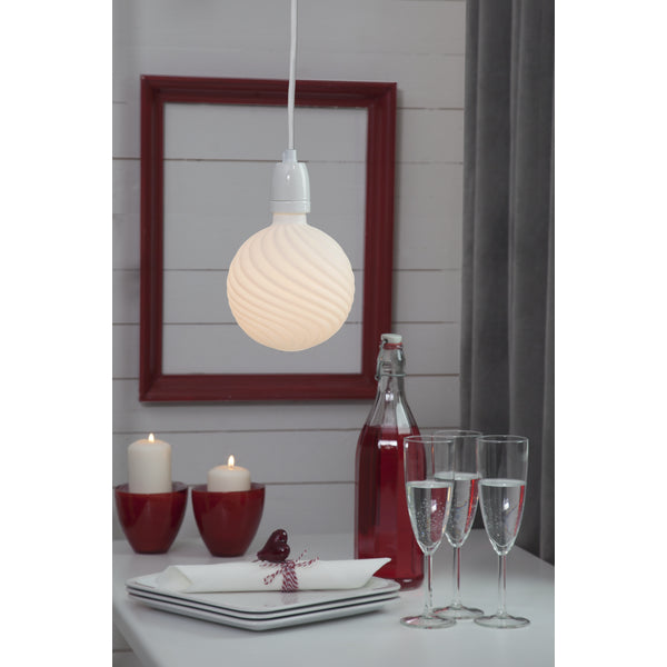 Star Trading Lampenhalter mit Kabel E27 5 m – mit Schalter, weiss, Kunststoff – IP20