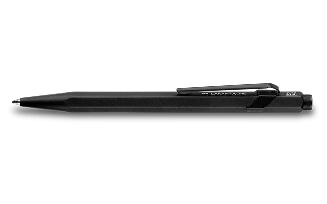 Caran d-Ache Caran d'Ache Kugelschreiber – Schwarz, seidenmatt, Aluminium