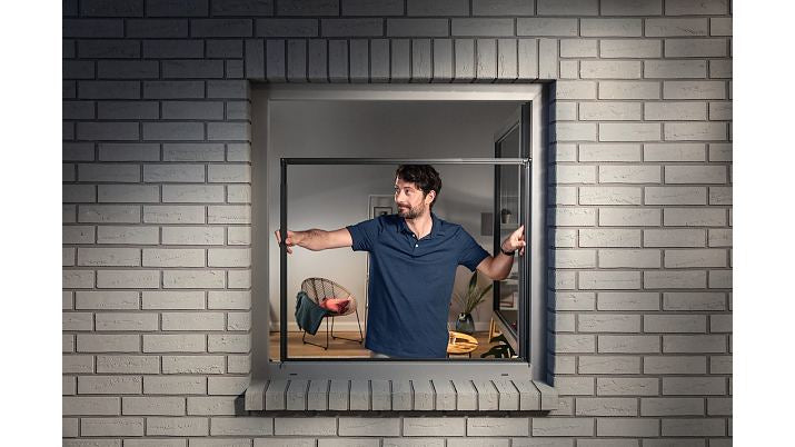 tesa Fliegengitter, faltbar – für Fenster – 80 × 80 bis 140 × 140 cm – weiss
