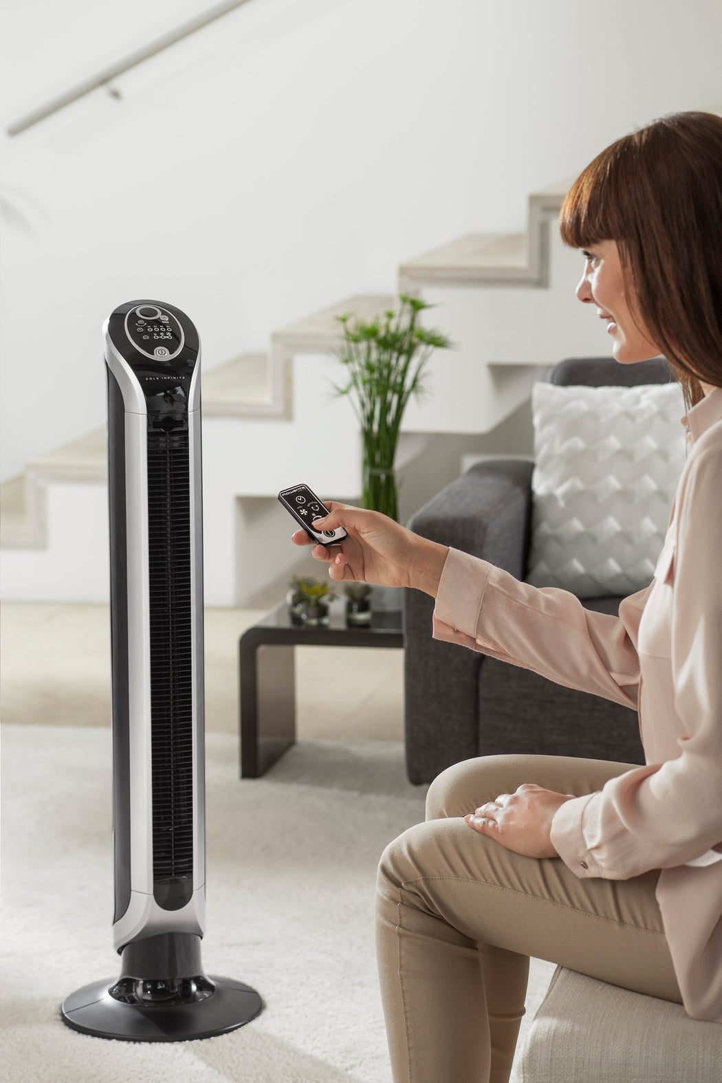 Rowenta Turmventilator Eole Infinite VU6670 – 40 W, 3 Stufen, oszillierend, Timer, Fernbedienung, 45 dB(A)