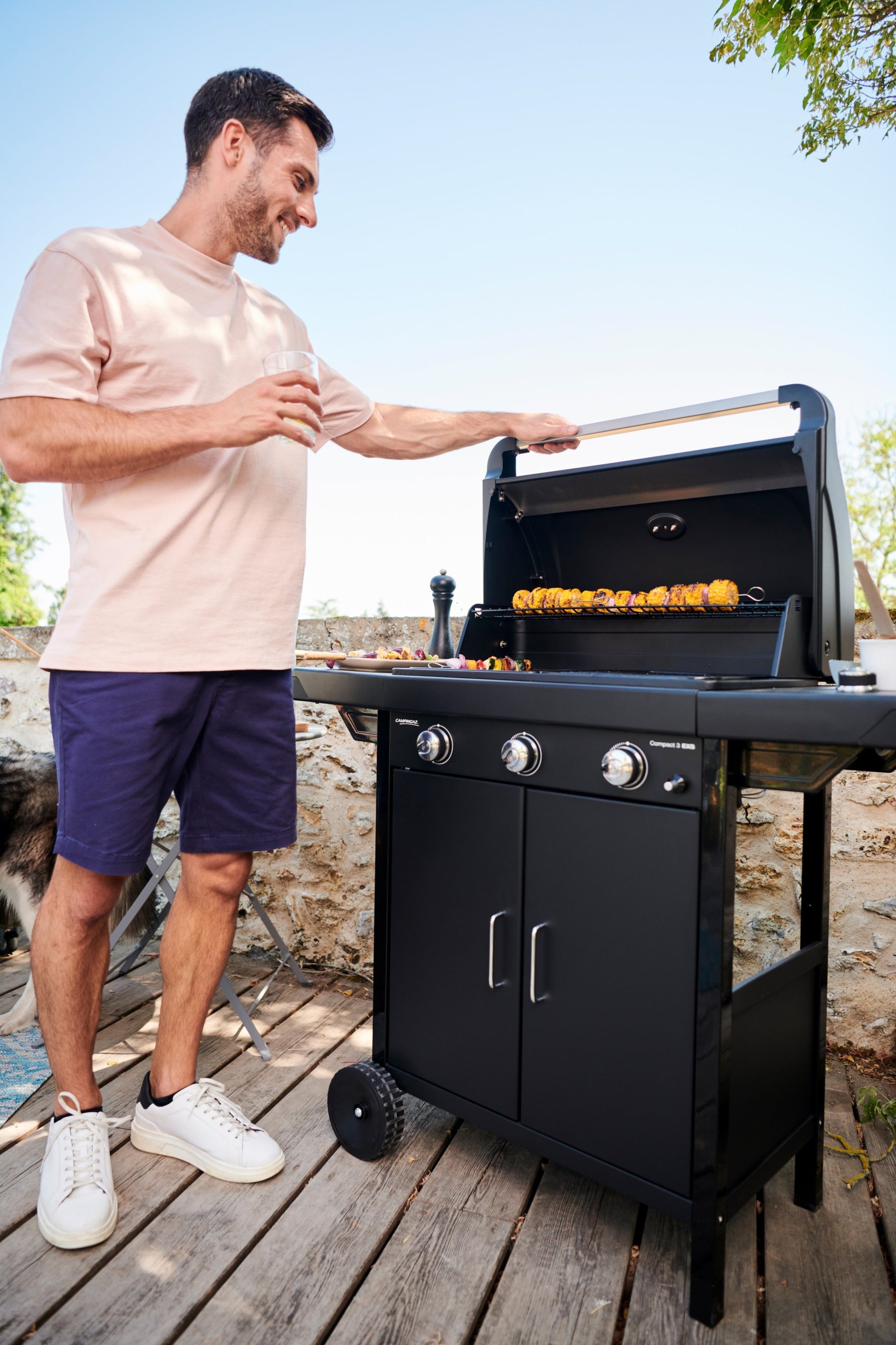 Campingaz Gasgrill Compact 3 L – 3 Brenner, 2'135 cm², 7,5 kW, Thermometer – schwarz