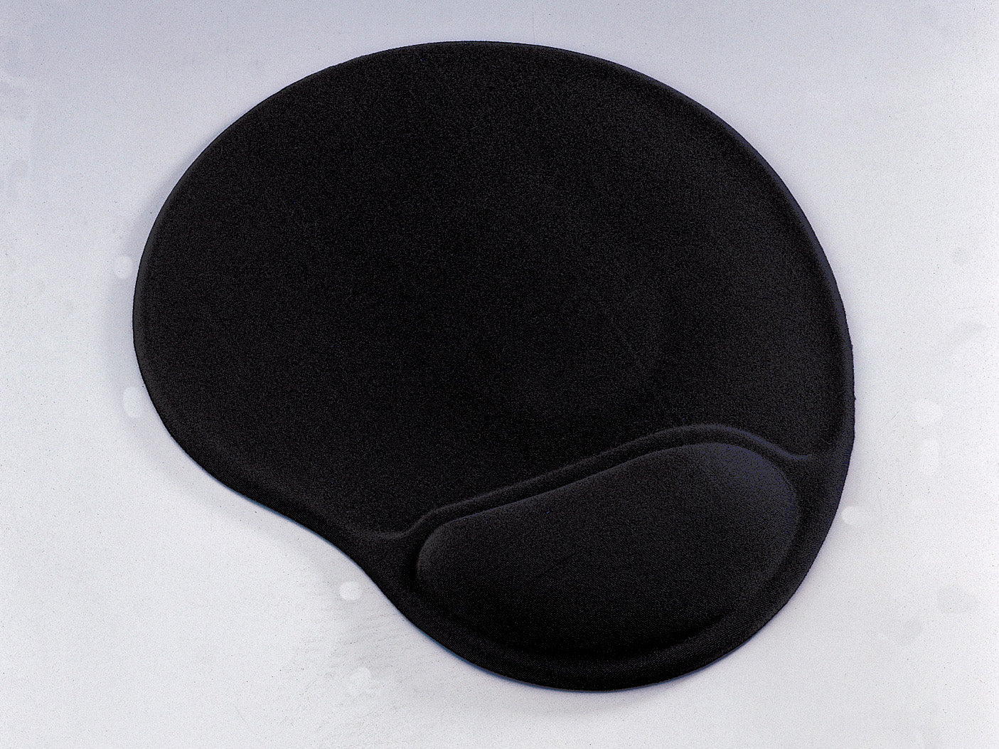 Q-CONNECT Mausmatte mit Handgelenkauflage Ergonomisch – Memory-Schaum – 225×255×24 mm – Schwarz