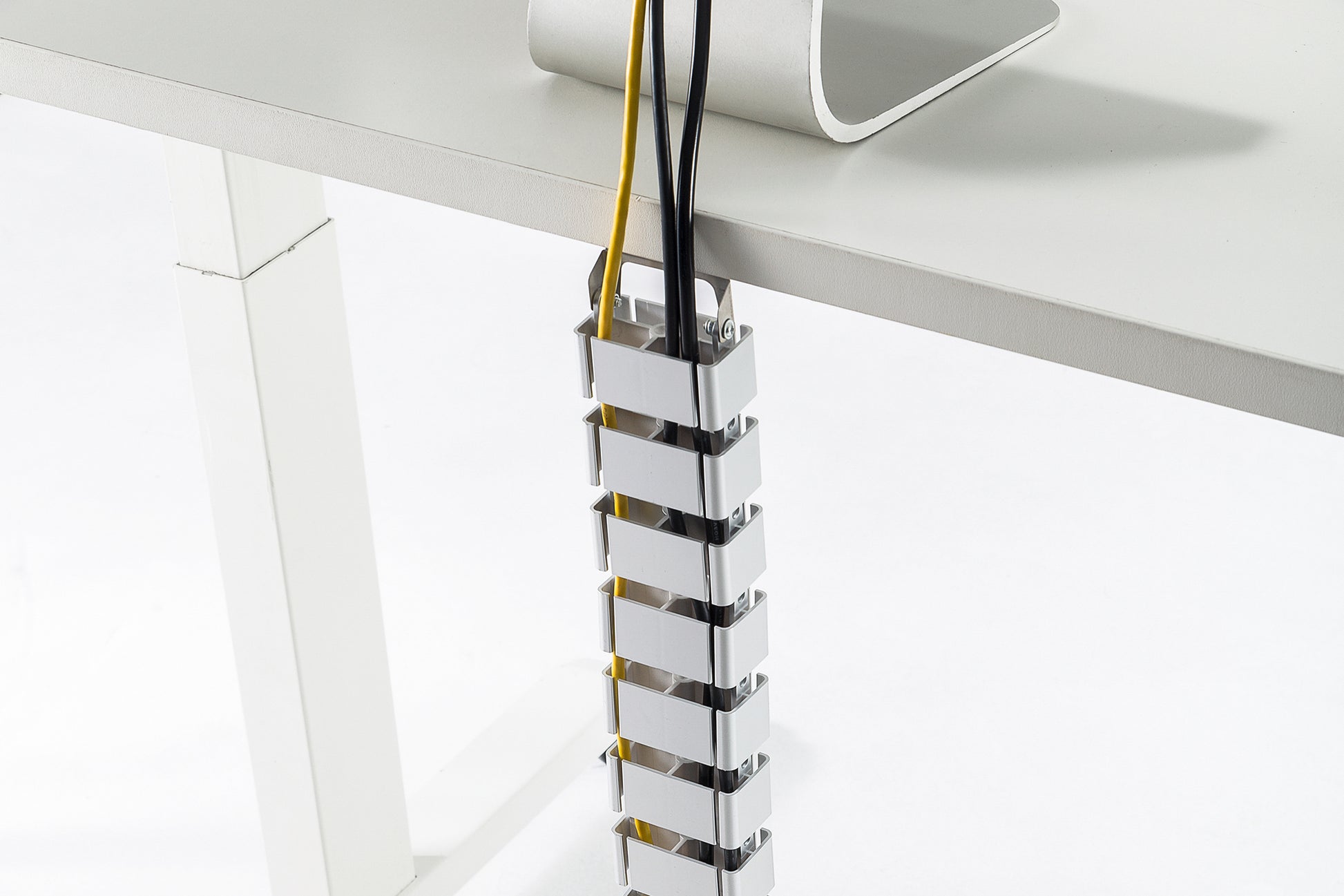 Digitus Kabelmanagement-Spine FLEX – Silber, längenverstellbar