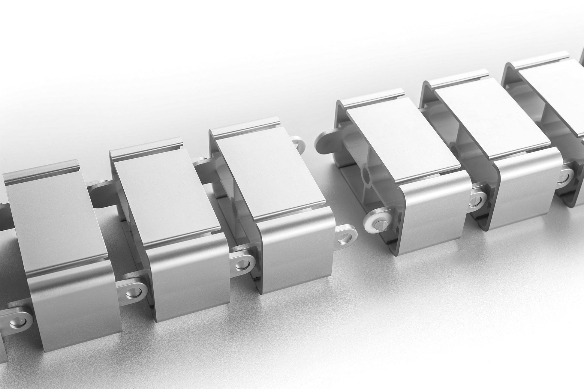 Digitus Kabelmanagement-Spine FLEX – Silber, längenverstellbar