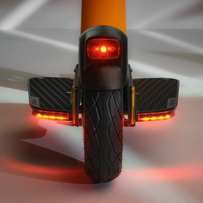 Pure Electric Elektroroller x McLaren – 20 km/h, 500 W, 40 km Reichweite – Orange, Aluminium