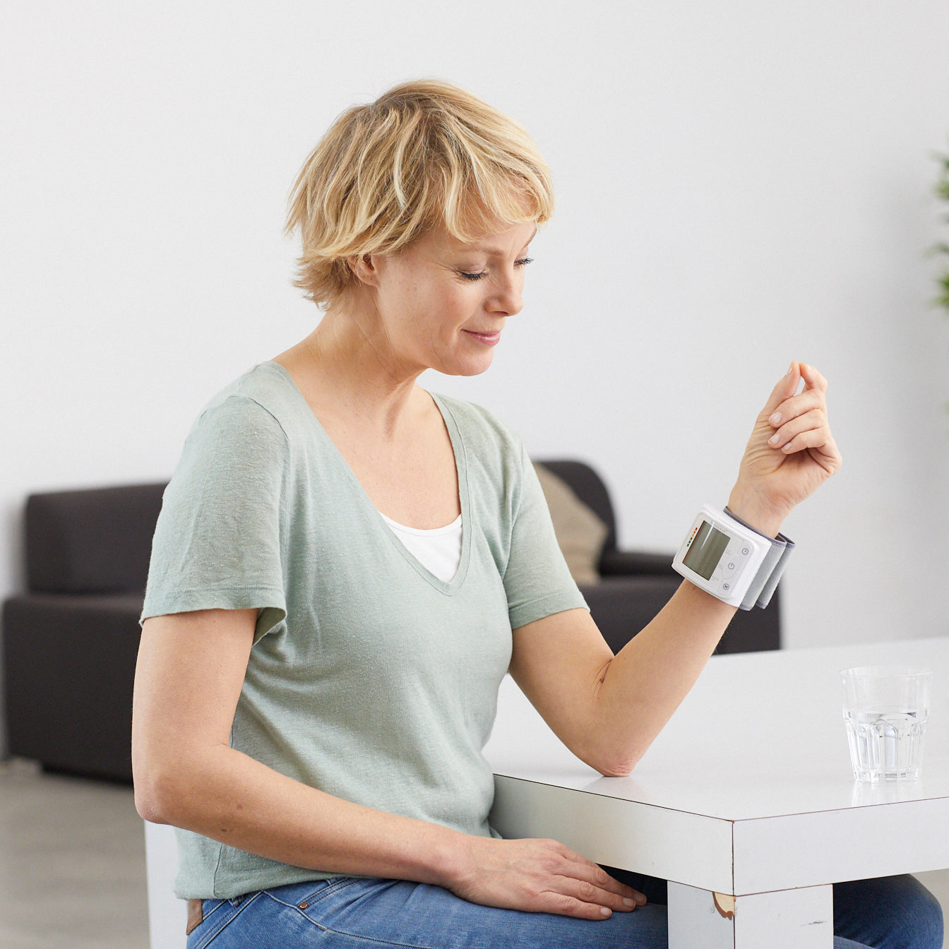 Medisana Blutdruckmessgerät BW 320 – Handgelenk, automatisch, 240 Speicher – 12,5–21,5 cm – Grau/Weiss