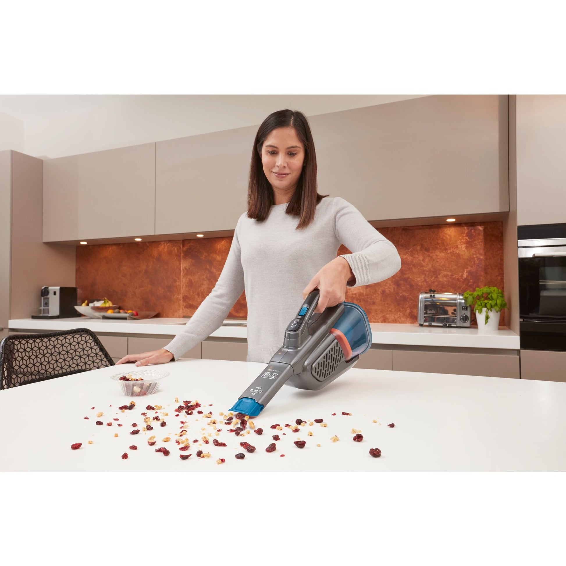 Black & Decker BLACK+DECKER Handstaubsauger – 0,7 l, Akkubetrieb, 2 Stufen, 12 V