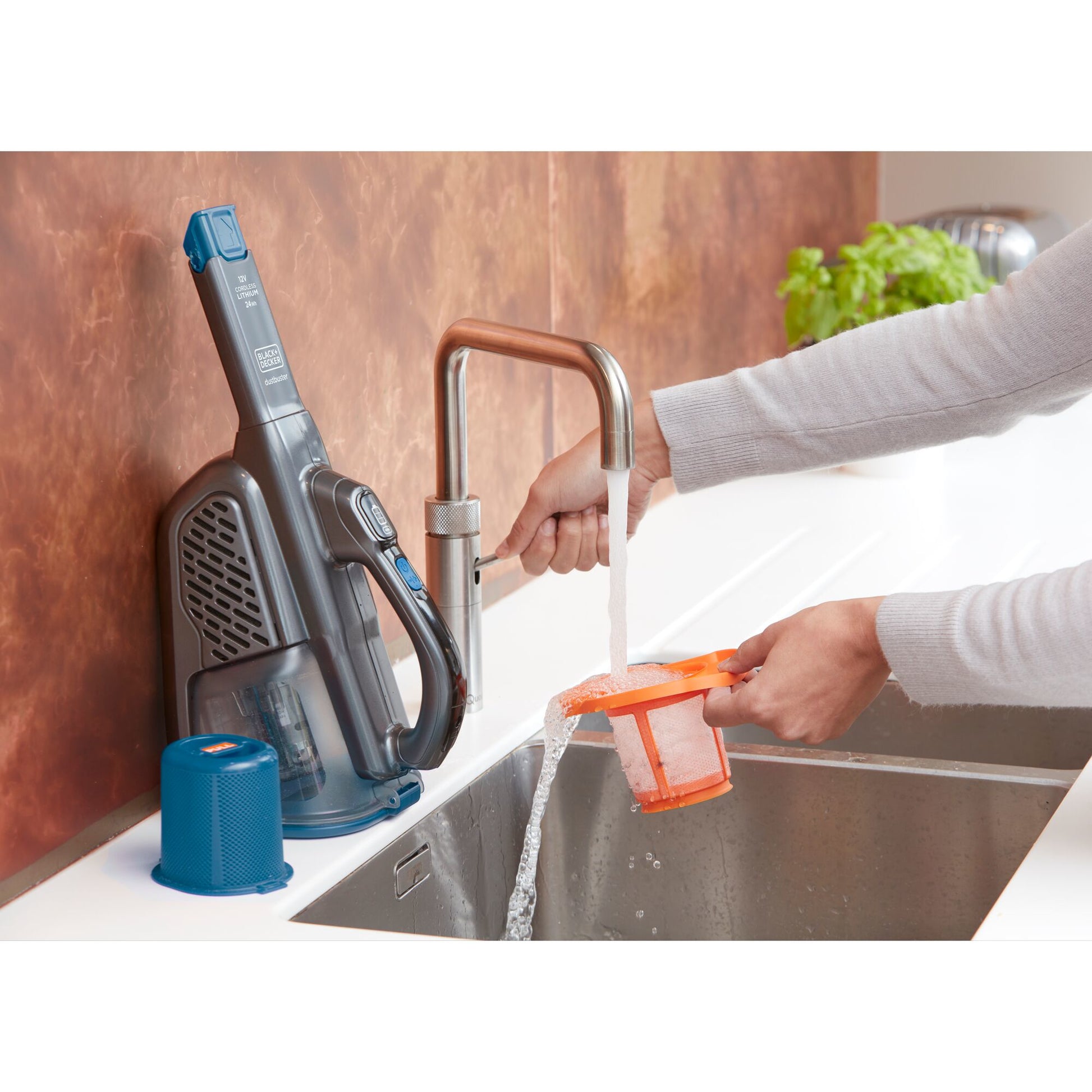 Black & Decker BLACK+DECKER Handstaubsauger – 0,7 l, Akkubetrieb, 2 Stufen, 12 V
