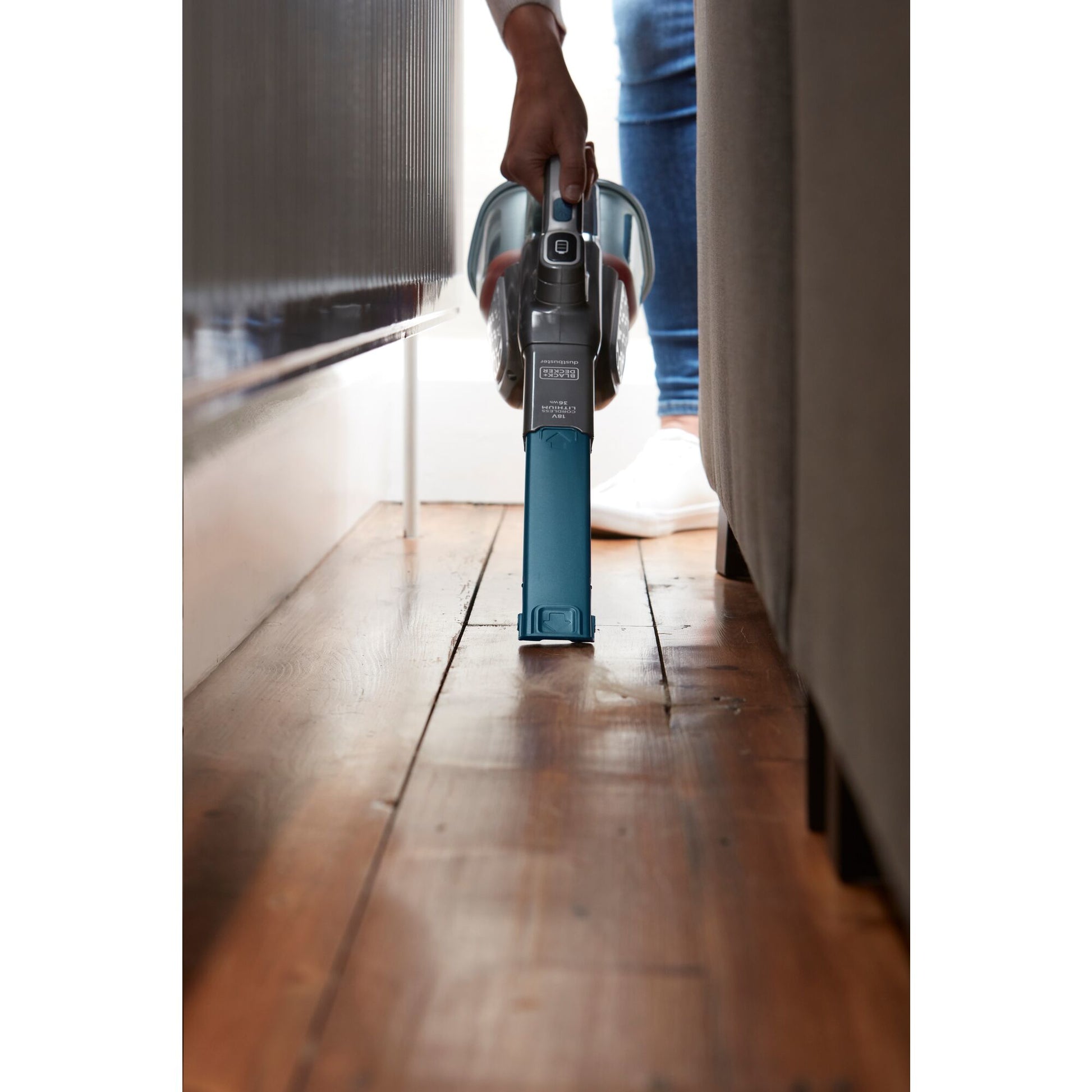 Black & Decker BLACK+DECKER Akkustaubsauger – 2000 mAh, 0,7 l, Akkubetrieb, 2 Stufen
