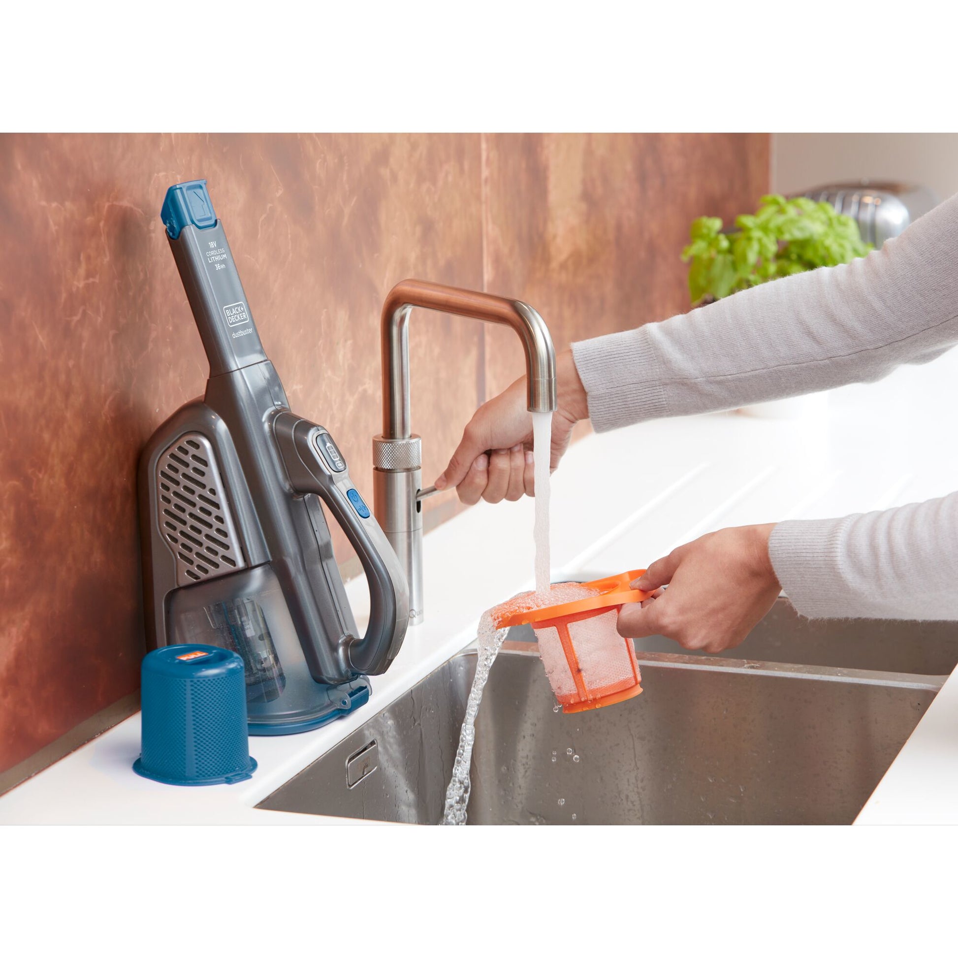 Black & Decker BLACK+DECKER Akkustaubsauger – 2000 mAh, 0,7 l, Akkubetrieb, 2 Stufen