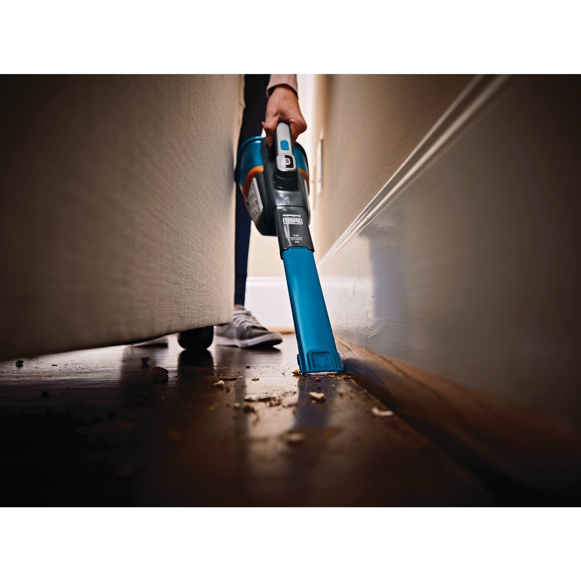 Black & Decker BLACK+DECKER Akkustaubsauger – 2000 mAh, 0,7 l, Akkubetrieb, 2 Stufen