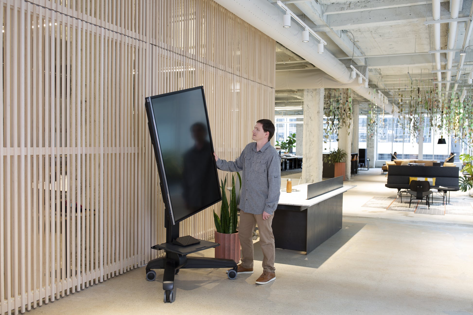 Ergotron Prospektständer Neoflex Mobile MediaCenter VHD – mit Rollen, schwarz