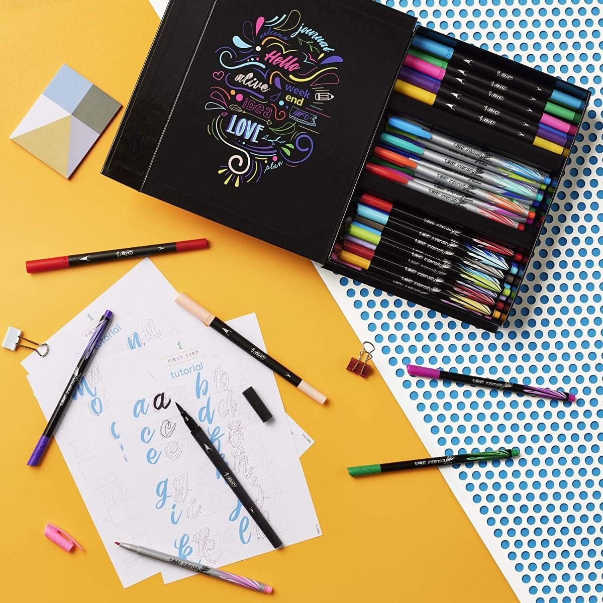 BIC Starter Kit Kalligrafie – 20 Fineliner Intensity, 12 Dual Tip Fineliner, 12 Fineliner Medium, Übungsbögen