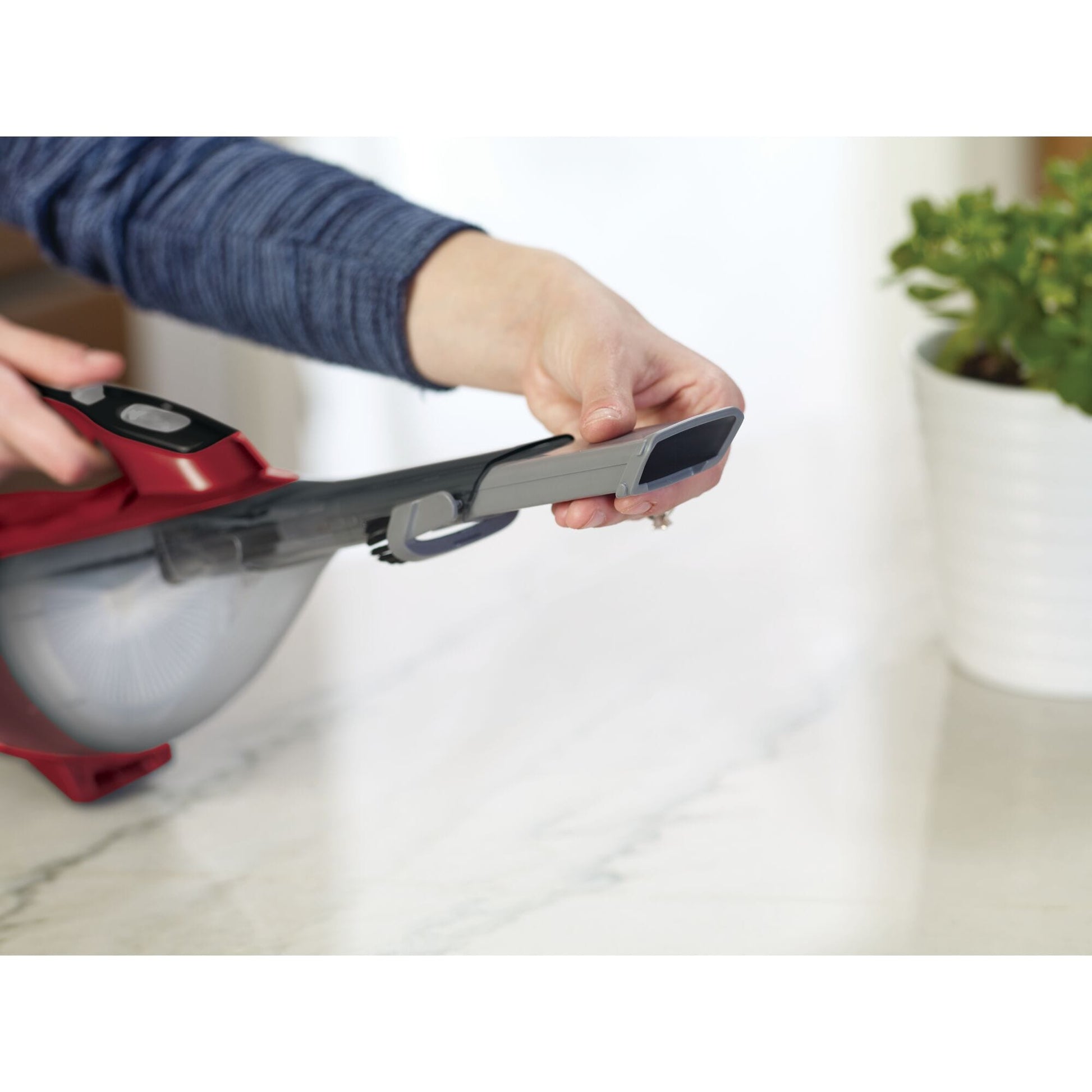 Black & Decker Akku-Handstaubsauger DVA315J-QW – 0,5 l, 10,8 V, 10 min
