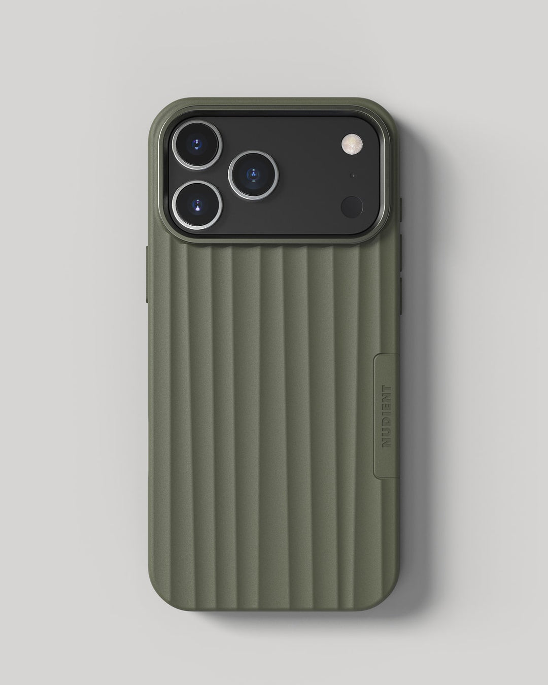 Nudient – Backcover – für Apple iPhone 17 Pro Max – olive – MagSafe-kompatibel